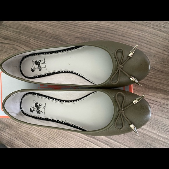 COPY - Sam Edelman Circus olive green ballet flats with a bow and spikes at the… - Picture 8 of 9